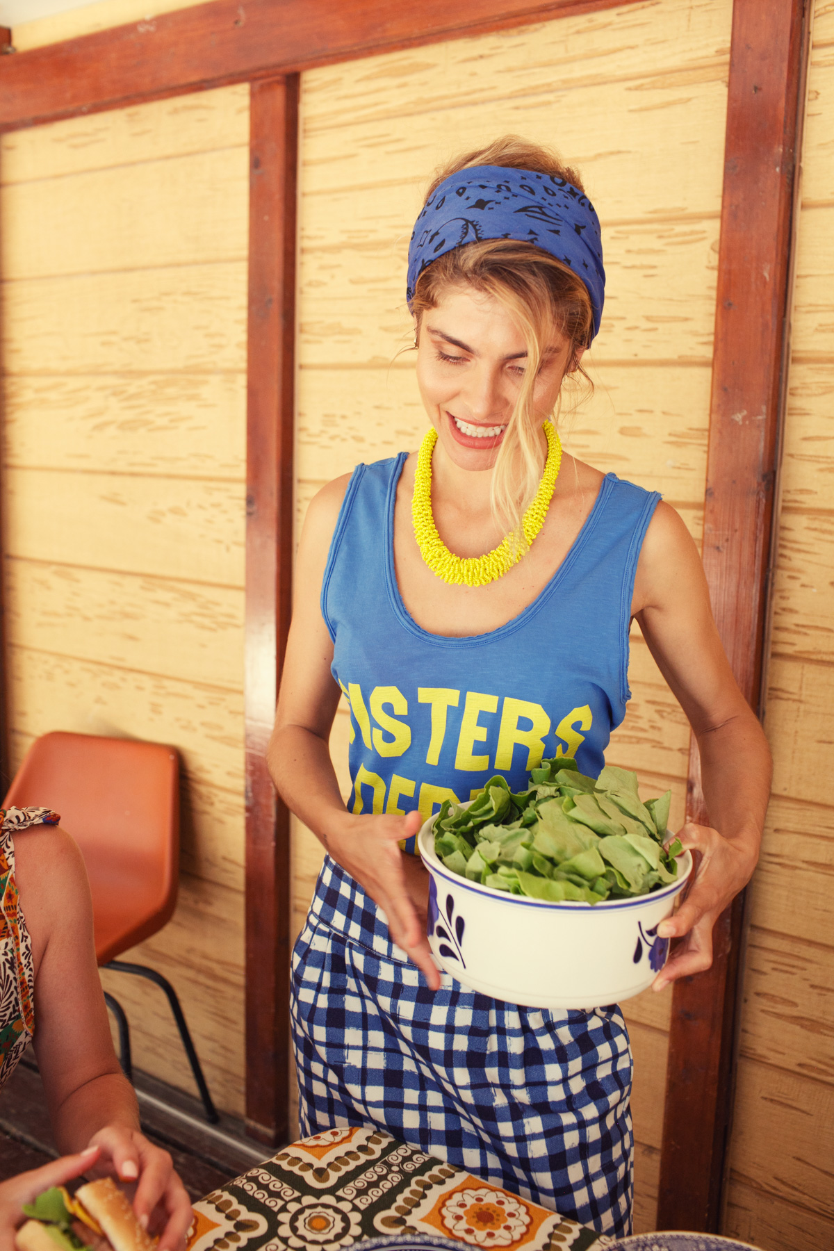 Krótka spódnica w niebieską kratę 3